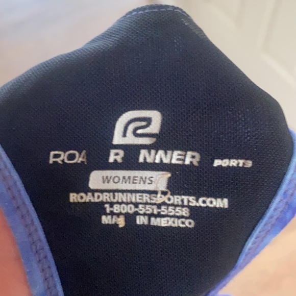 Road runner Tank w/ built in bra - Picture 6 of 7